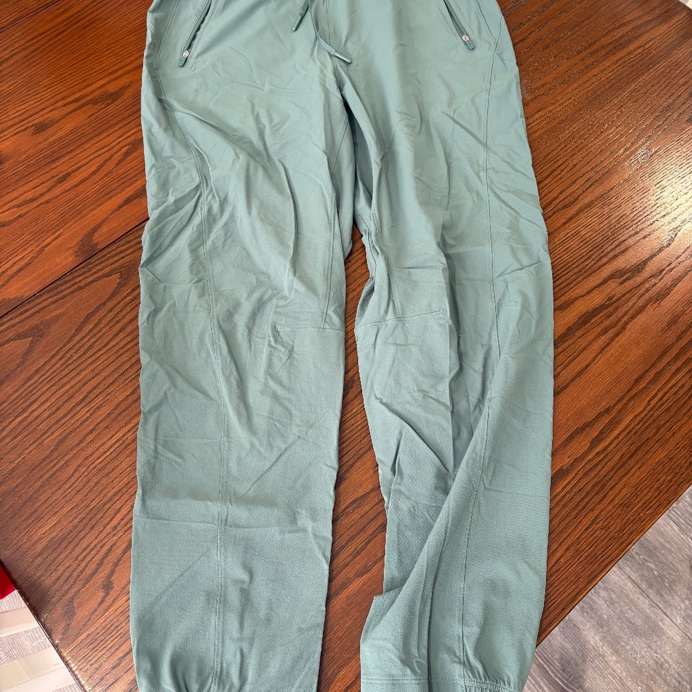 Licence to Train High Rise Pant, colour forest size 8